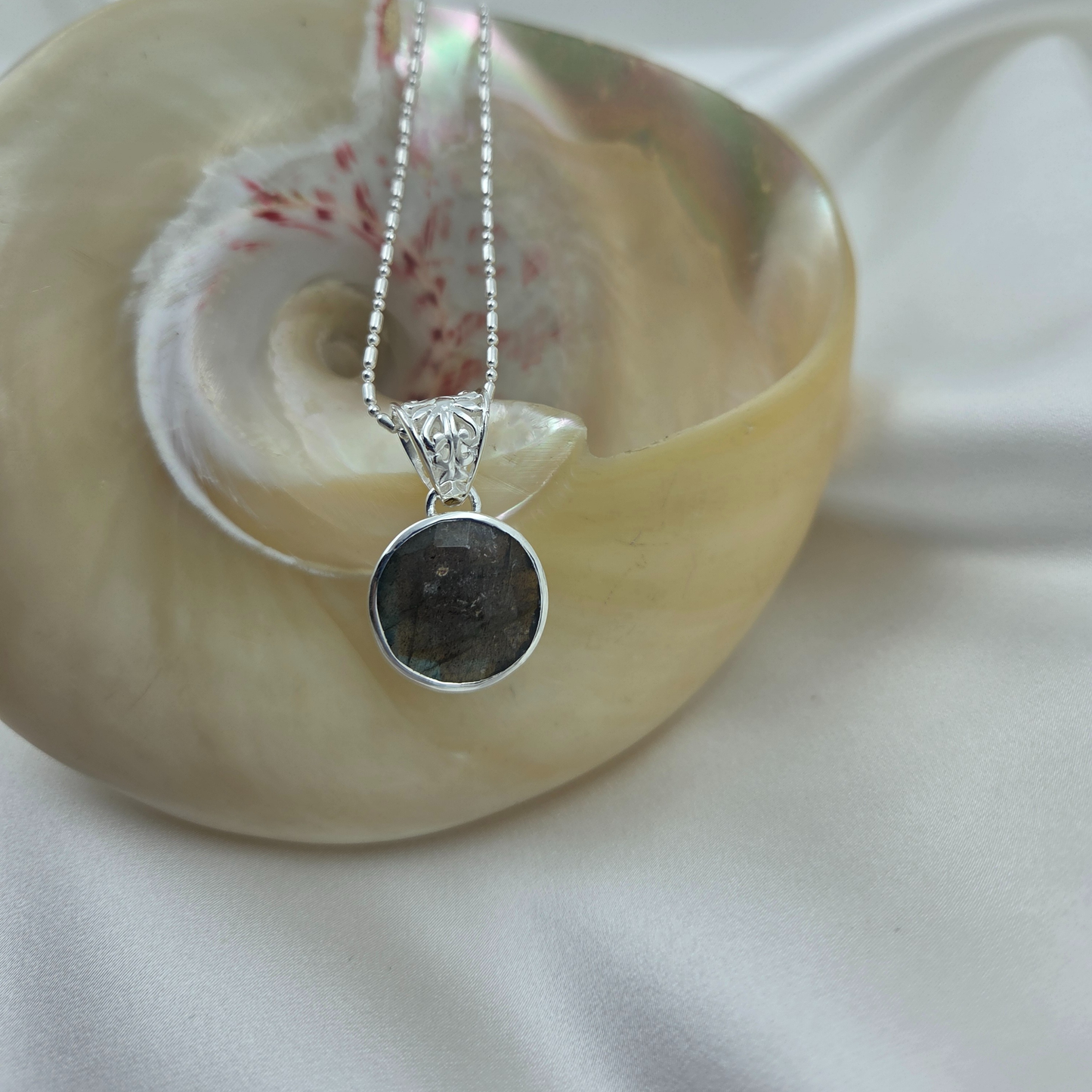 Labradorite and silver Pendent